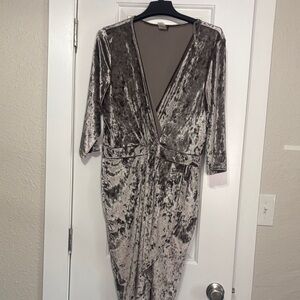 Chic Velvet Long Sleeve Dress